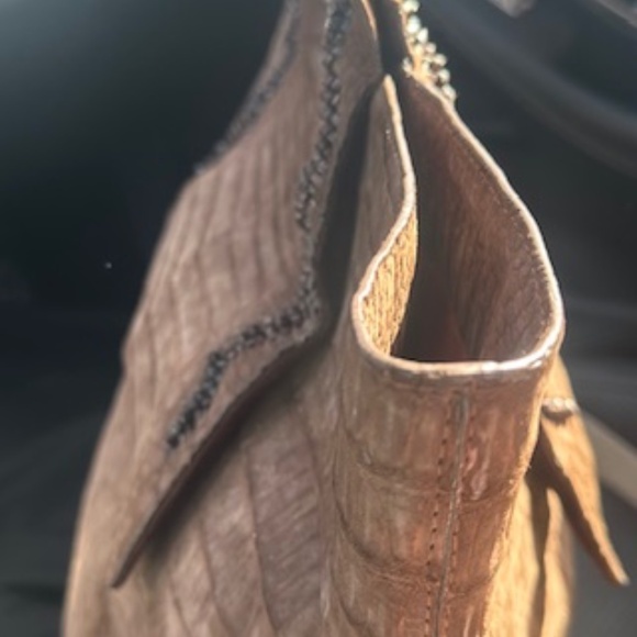 Nancy Gonzalez Crocodile Suede Leather Bag! Beautiful and lots of pockets! - Picture 13 of 14